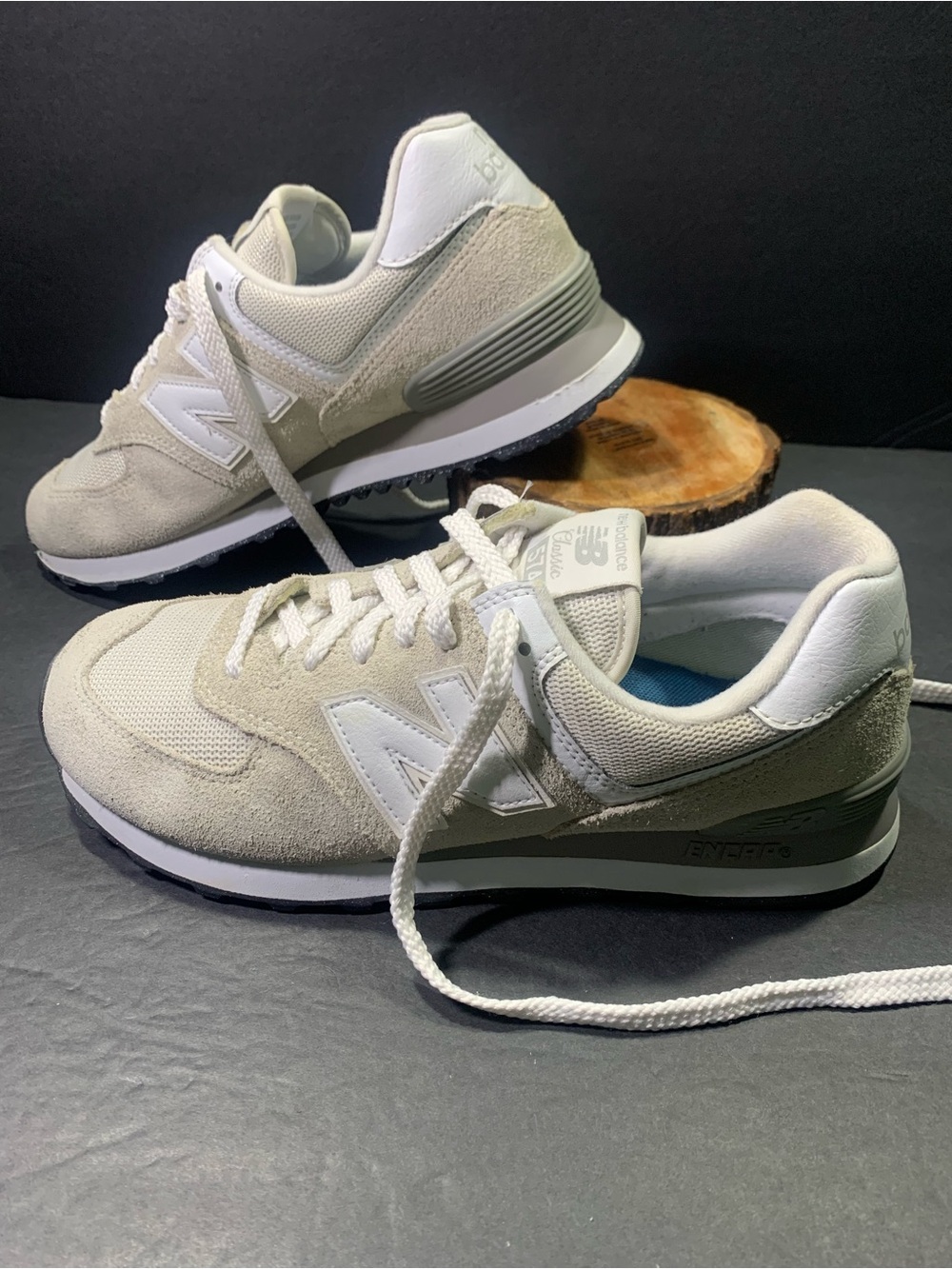 New Balance 574 Women’s Grey Sneakers Shoe Size-9.5 - Picture 3 of 9
